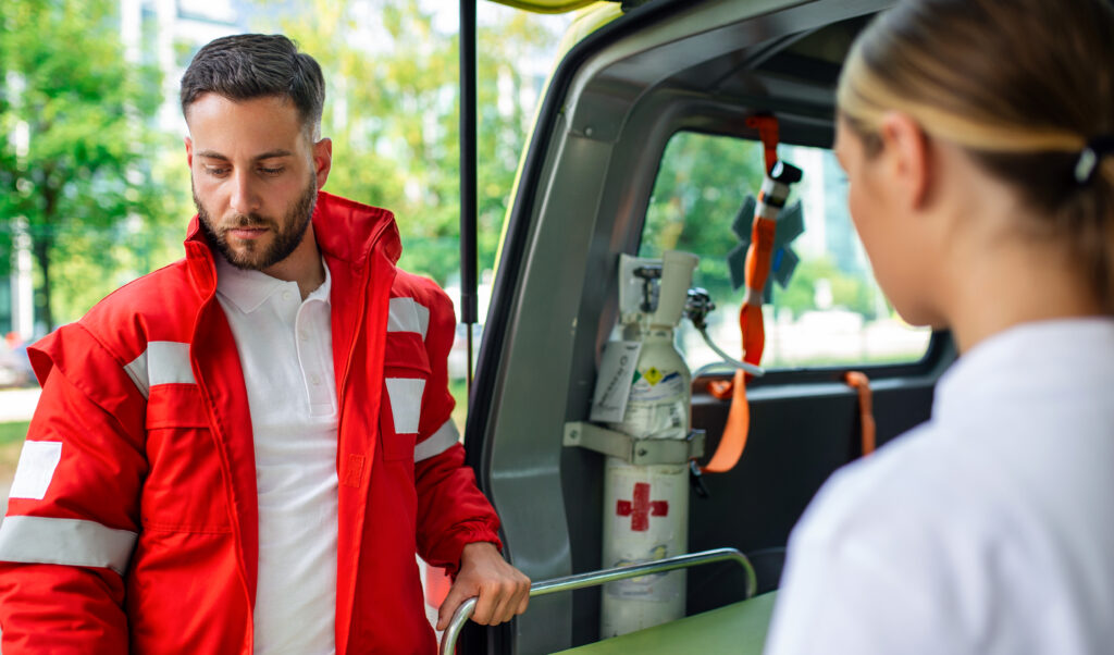 Como montar o kit de emergência ideal para clínicas e consultórios médicos