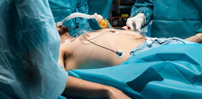 Eventos adversos na intubação: como o videolaringoscópio aumenta a segurança